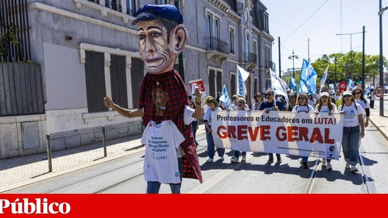 Manifestação nacional de professores e educadores convocada pela Fenprof pela revisão do Estatuto da Carreira Docente, em Lisboa6 de maio de 2026. A manifestação decorre entre o Cais do Sodré e os Restauradores. JOSÉ SENA GOULÃO/LUSA