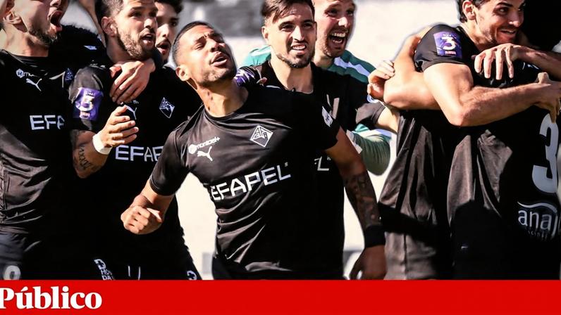 A Académica garantiu a promoção às Ligas profissionais, juntando-se ao campeão da Liga3, Amarante, na festa de subida