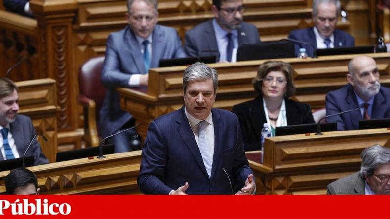 O líder parlamentar do CDS, Paulo Núncio, adianta que o partido vai começar a trabalhar numa proposta de revisão constitucional para apresentar perto de 2027