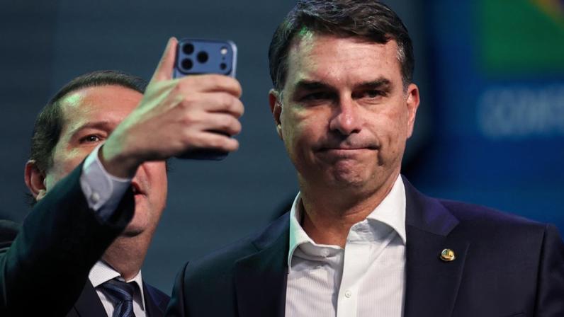 Sondagem mostra perda de apoio à candidatura presidencial de Flávio Bolsonaro