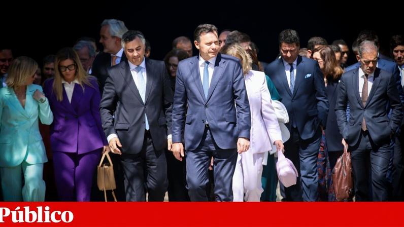 Luís Montenegro antes da foto de família que assinalou os dois anos de governação da AD