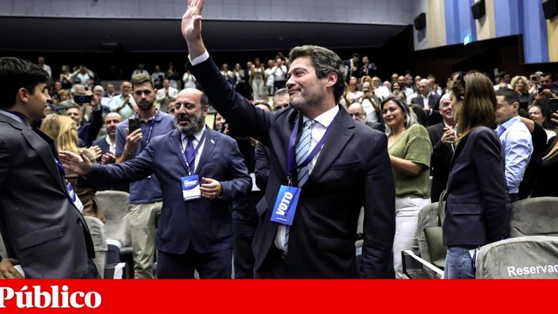 Ventura apela à união para manter liderança incontestada com Congresso a chegar