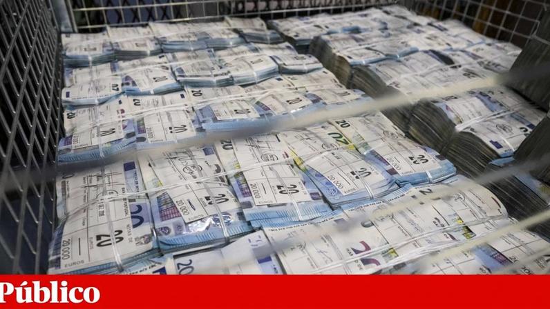 Taxa de juro dos Certificados de Aforro ajuda a explicar aumento de aplicações