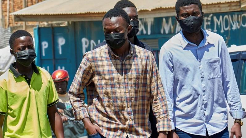 Congoleses com máscara, em Bunia, a 22 de Maio de 2026