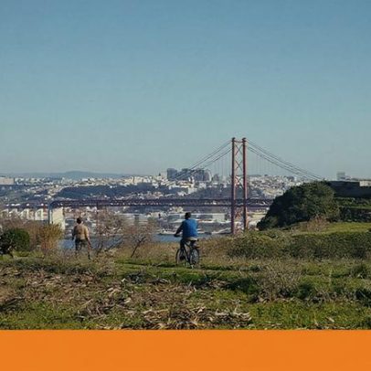 Ali, Aqui no Monte da Caparica oferece quartos com vista para a cidade