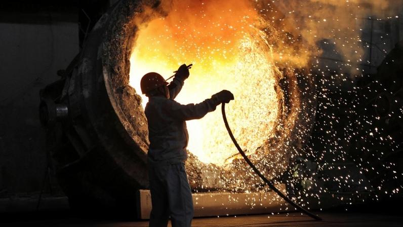 Uma fábrica de aço e ferro em Hefei, província de Anhui, na China