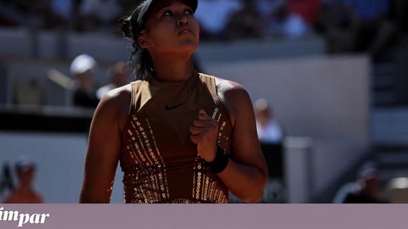 Naomi Osaka usou revelou um fato de lantejoulas da Nike por baixo da criação de Kevin Germanier