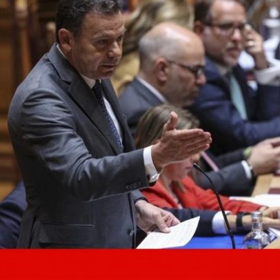 Governo admite falhas nas tempestades e câmaras exauridas por atraso nos apoios