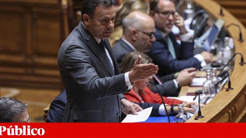 Governo admite falhas nas tempestades e câmaras exauridas por atraso nos apoios
