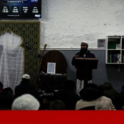 Mesquita do Porto deve sair até outubro após compra do edifício pela Lello
