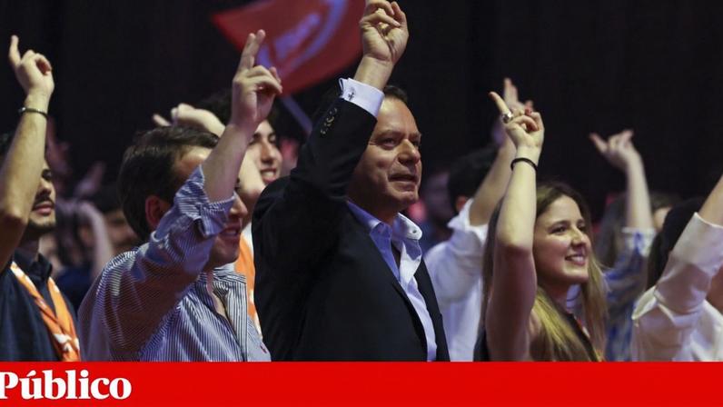 Luís Montenegro reeleito líder do PSD com 94,8% dos votos