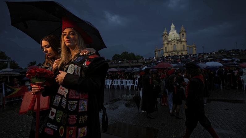 Em Braga, emoção dos finalistas domina, mesmo com chuva e críticas
