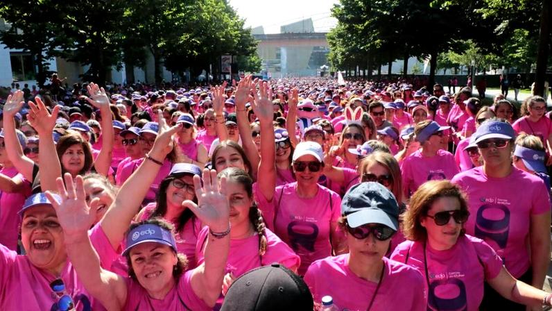 Ruas do Porto pintadas de rosa marcam a Corrida da Mulher