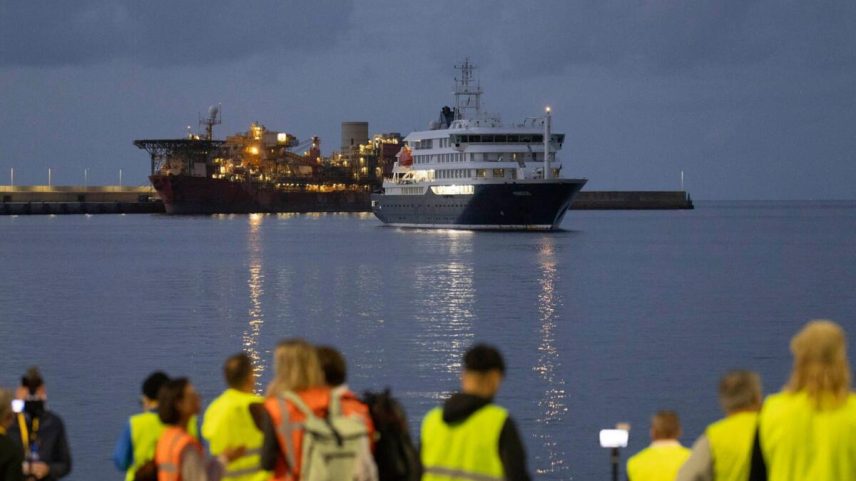 Navio Hondius chega a Tenerife em operação sem precedentes