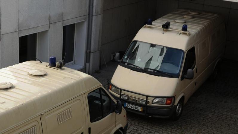 Condenado a 23 anos por matar a ex com 21 facadas após filmar a relação