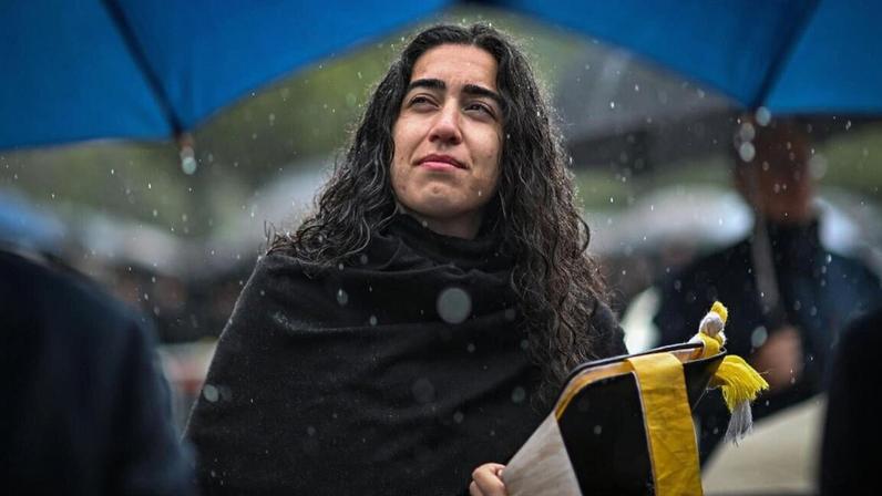 Bênção das pastas dos estudantes do Porto sob chuva e lágrimas