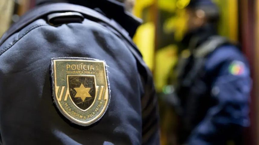 Ex-companheiro barricou-se com faca e ameaçou matar-se