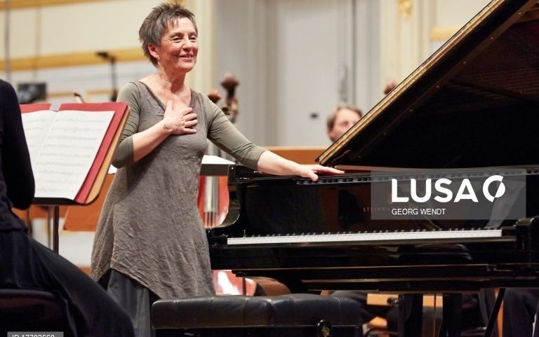 Pianista Maria João Pires vai ter doutoramento Honoris Causa da Universidade de Évora