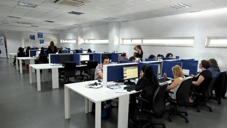 Mais da metade dos trabalhadores de contact centers terá contrato sem termo em 2025