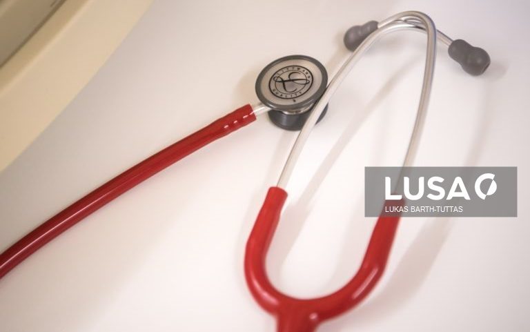 Médicos exigem que Infarmed revogue prescrição de sensores de glicose como genéricos