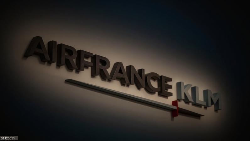 Air France-KLM admite discutir mudança de nome do grupo, sem decisão tomada