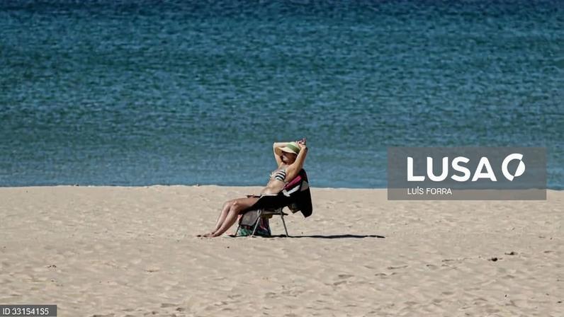 Época balnear arranca hoje em 13 praias de Cascais e quatro da Madeira