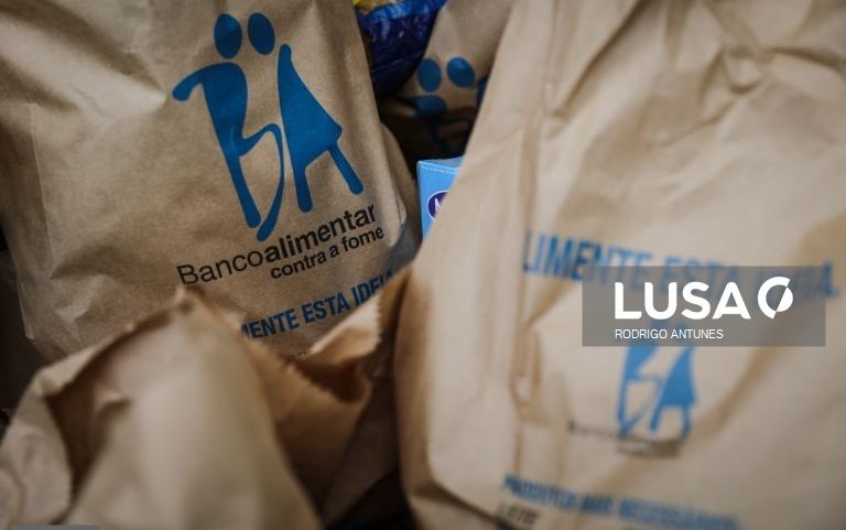 Pedidos de ajuda alimentar aumentam com crise nos combustíveis e na habitação