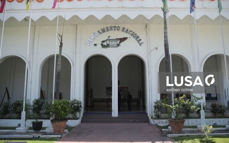 Governo timorense entrega Orçamento do Estado retificativo no parlamento