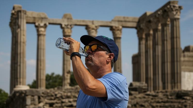 Onda de calor atinge regiões a sul do Tejo; Mora regista 40,3 °C