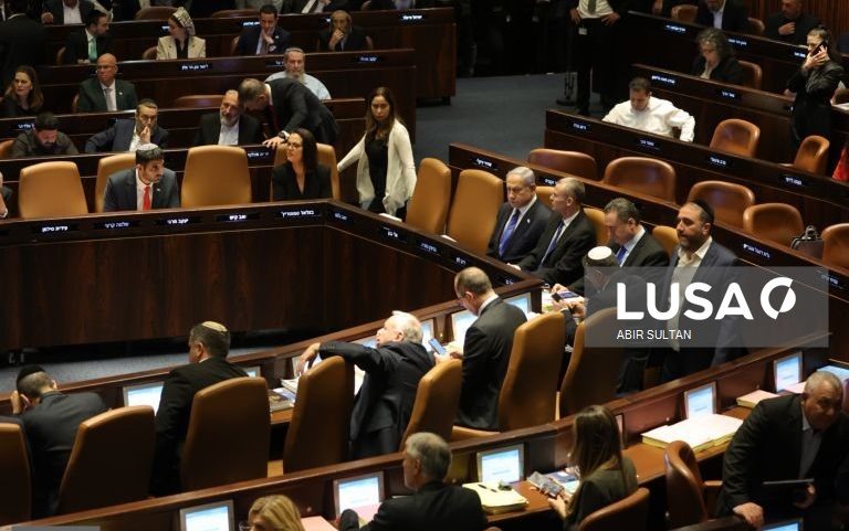 Maioria pró-Governo israelita apresenta projeto de lei para eleições antecipadas