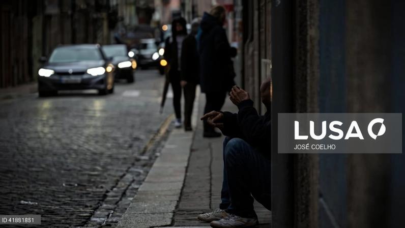 Porto vota adjudicar serviço de refeições para sem-abrigo por 798 mil euros por um ano