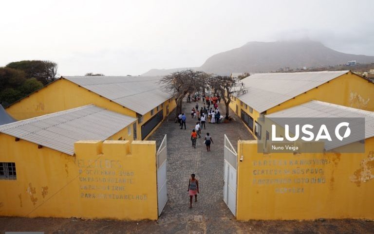 Arqueólogos em Cabo Verde descobrem vestígios da cela do Tarrafal