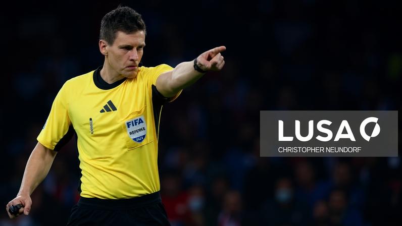 LC: Alemão Daniel Siebert arbitra final entre Paris Saint-Germain e Arsenal