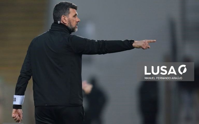 Cristiano Bacci crê em Estrela da Amadora empurrado pelo público ante Famalicão