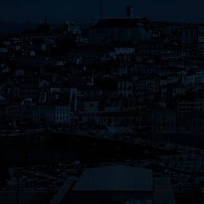 Ferido grave e 12 desalojados em incêndio em Coimbra