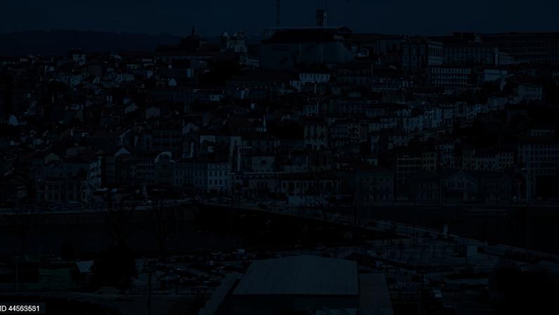 Um ferido grave e 12 desalojados no incêndio em Coimbra