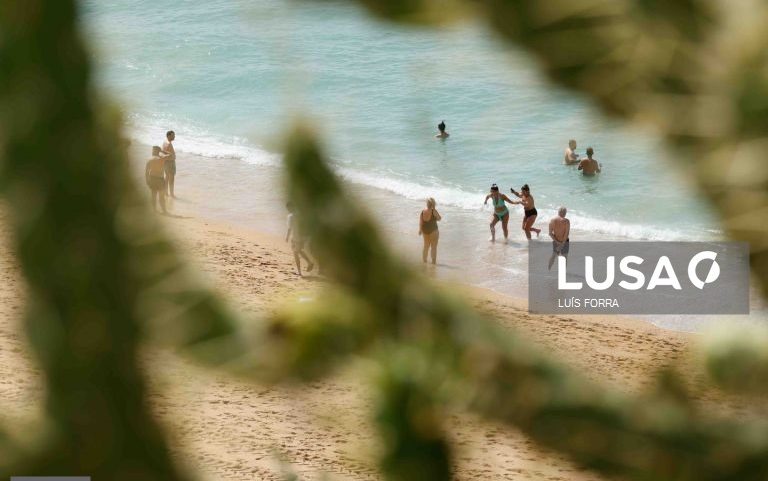 Praias do Inatel e dos Pescadores, em Albufeira, reabertas para banhos