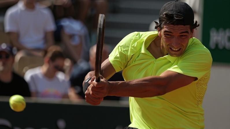Henrique Rocha avança à segunda ronda da qualificação de Roland Garros