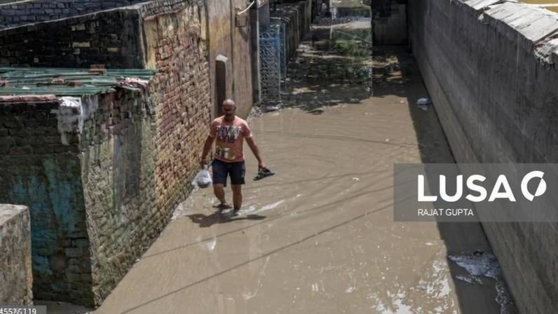 Número de mortos devido a tempestades no norte da Índia sobe para 111