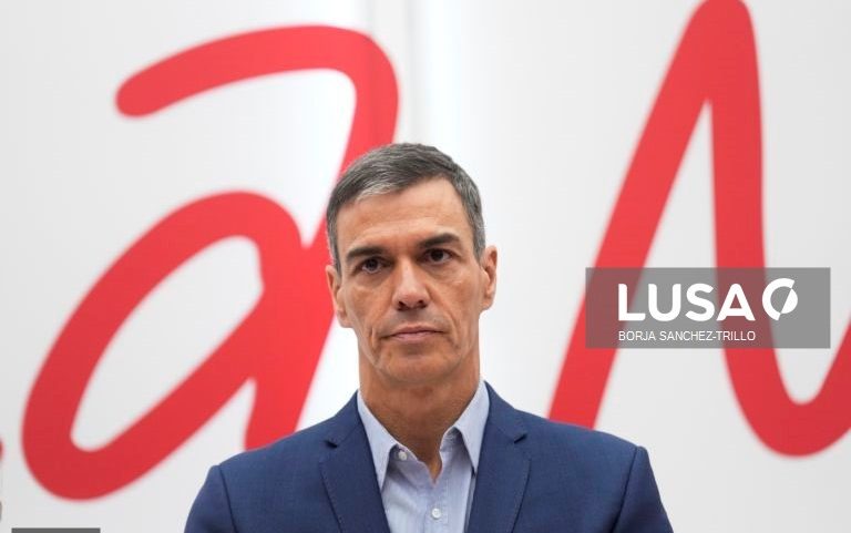 Sánchez apela a defesa de Zapatero e admite momentos duros para PSOE