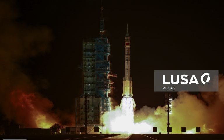 China apresenta Shenzhou-23 com a primeira astronauta de Hong Kong