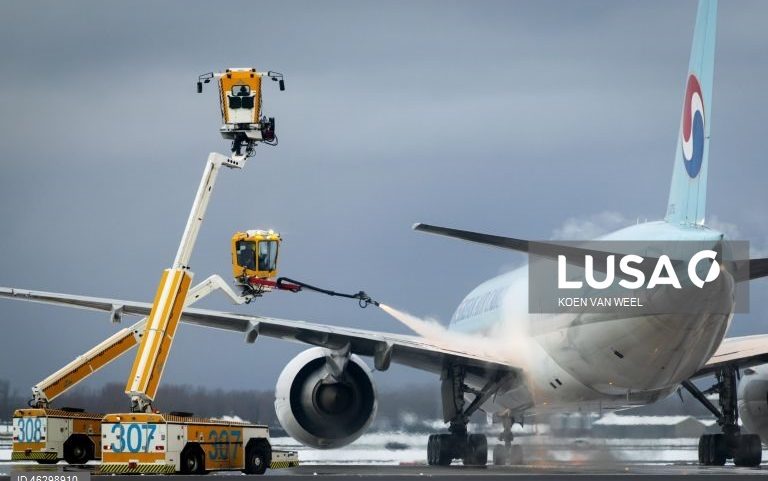 Companhias aéreas sul-coreanas suspendem mais de 900 voos com subida dos preços do combustível