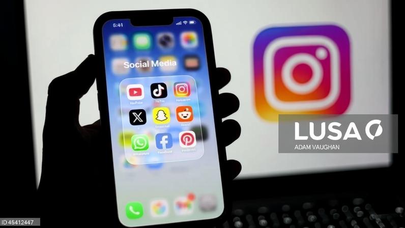 Von der Leyen propõe idade mais alta para uso de redes sociais por crianças