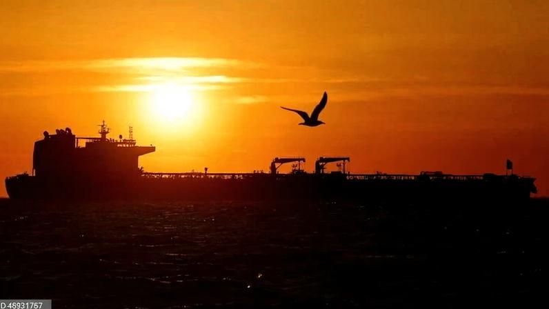 Forças britânicas relatam ataque a navio no estreito de Ormuz