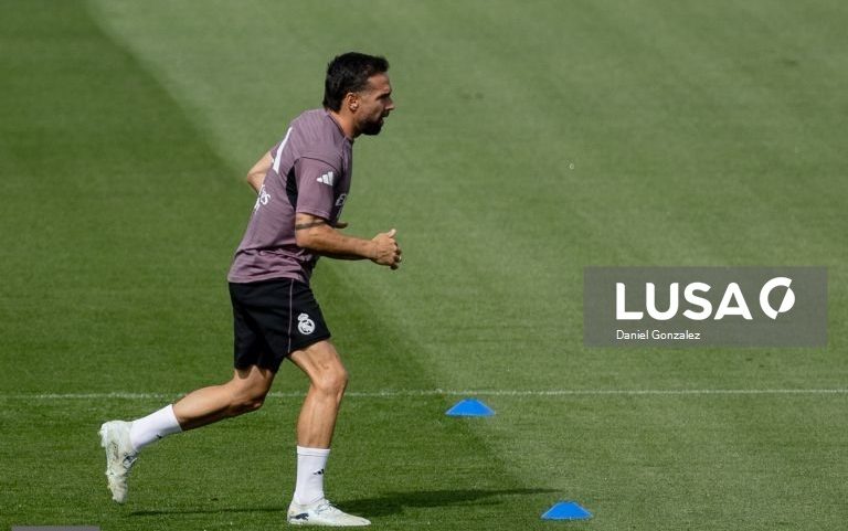 Dani Carvajal sofre fratura no pé direito; defesa do Real Madrid e da Espanha