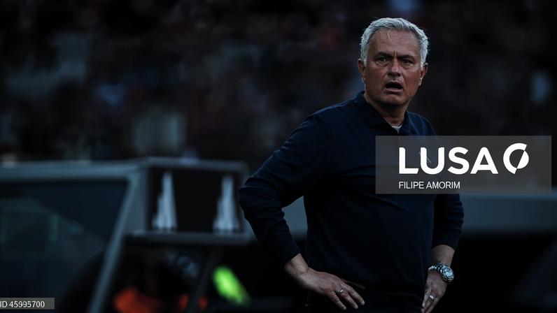 Mourinho garante não ter contactos com Real Madrid até final da época