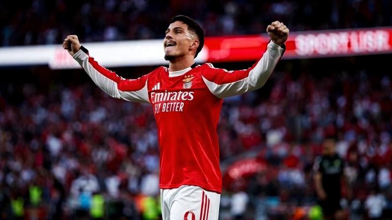 Avançado do Benfica Ivanovic entra na lista de reservas da Croácia para 2026