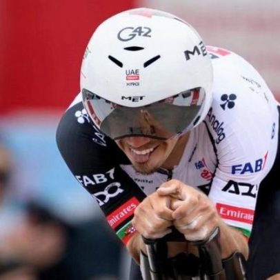 Ivo Oliveira mantém-se em sexto na 1ª etapa da Boucles de la Mayenne