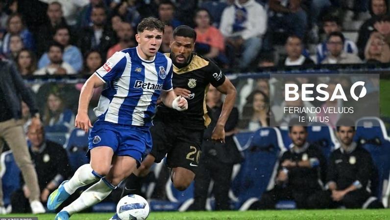 Extremo polaco Oskar Pietuszewski renova com o FC Porto até 2031