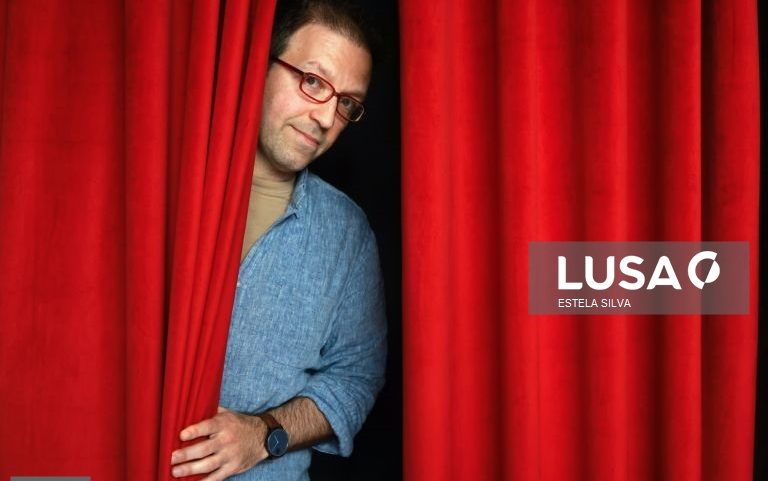 Ilusionista Helder Guimarães abre estúdio no Porto com novo espetáculo